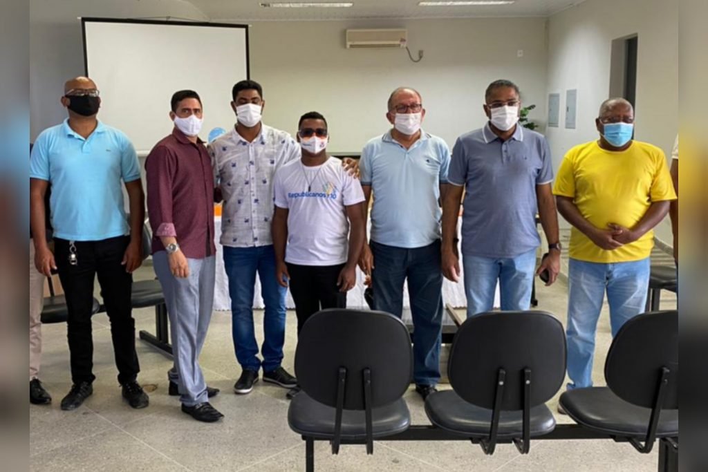 Vereador Tiago Mota, mostrou força ao receber seus deputados em Eunápolis