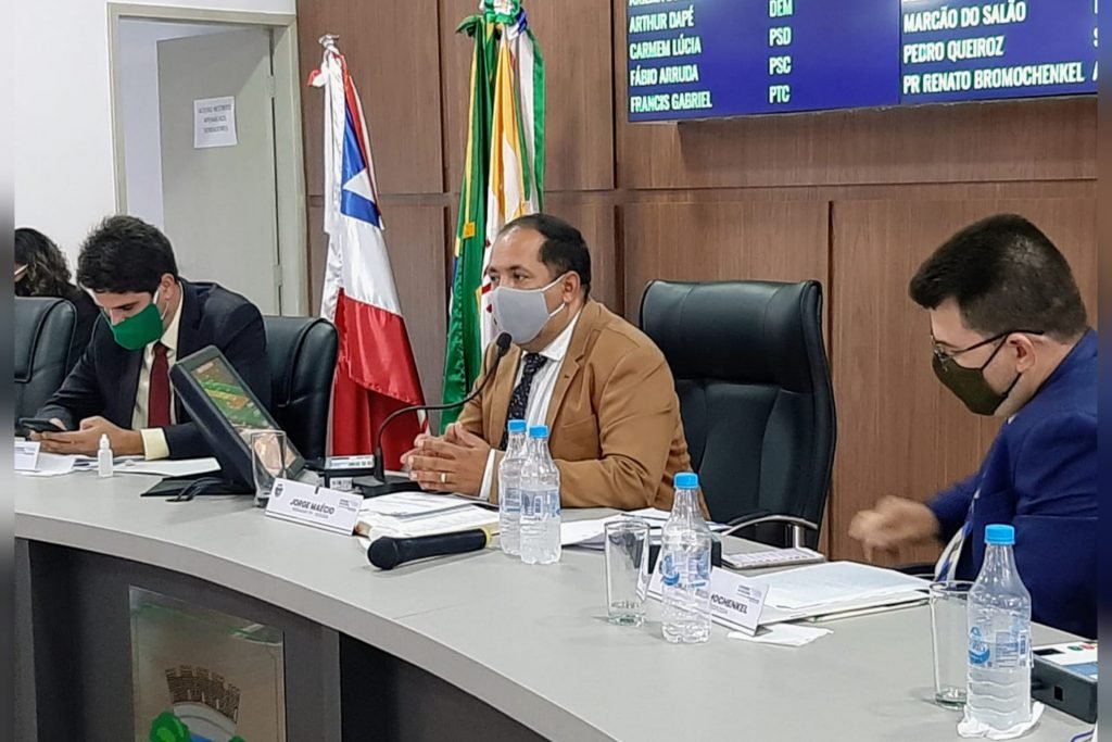 Câmara de Eunápolis aprova projeto que autoriza Prefeitura a comprar vacinas contra Covid-19