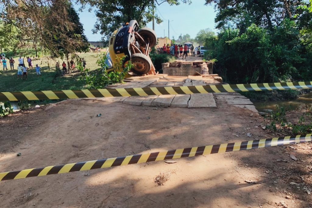 Prefeitura de Guaratinga presta total apoio à ponte do governo que desabou