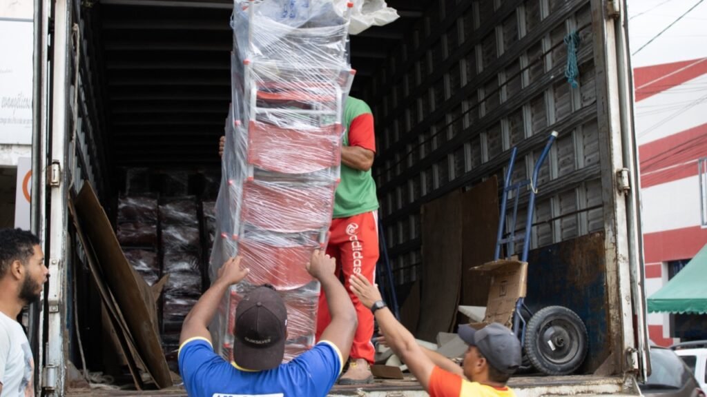 Prefeitura de Guaratinga investe mais de R$ 300 mil em mobiliário para escolas e creches