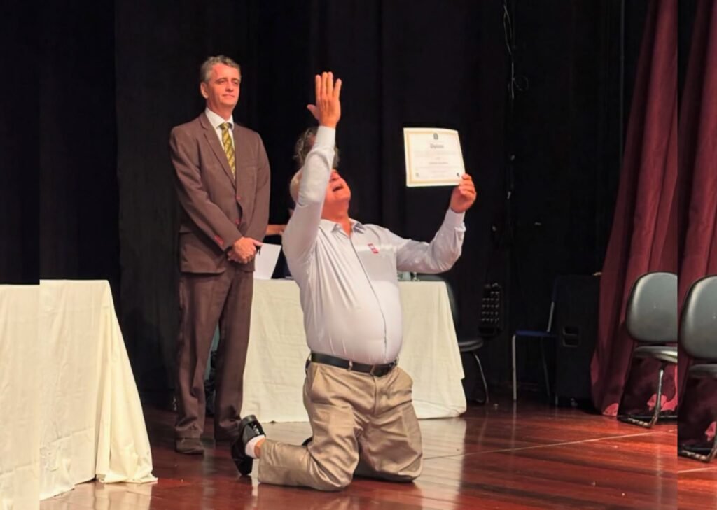 Robison Vinhas é diplomado como vereador reeleito de Porto Seguro