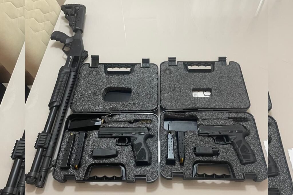 Polícia Civil cumpre mandado de busca e apreensão em Itabela e apreende armas de fogo em caso relacionado à Lei Maria da Penha