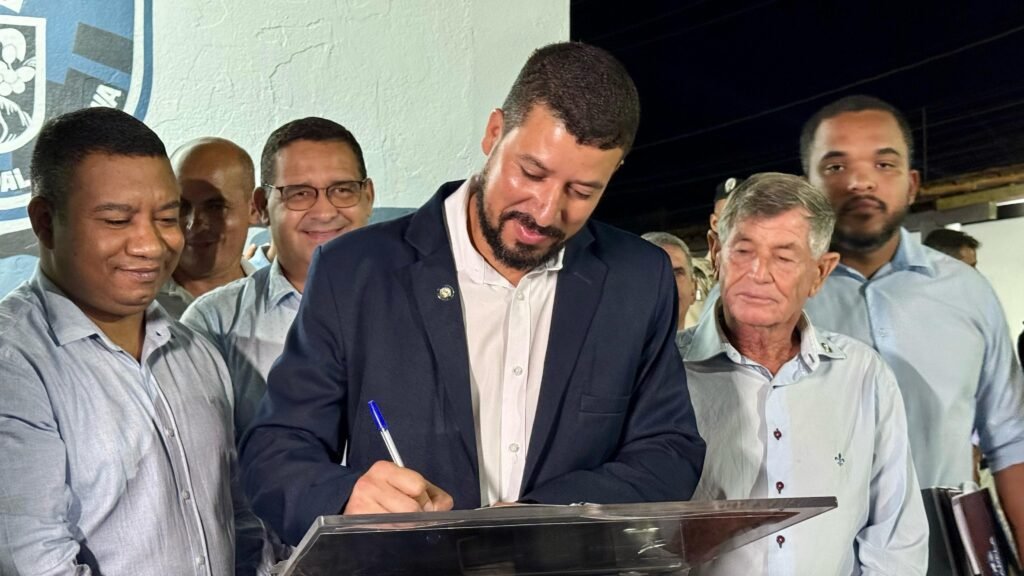 Prefeito Ricardo Flauzino institui Secretaria de Segurança e entrega equipamentos para reforçar a Segurança Pública de Itabela