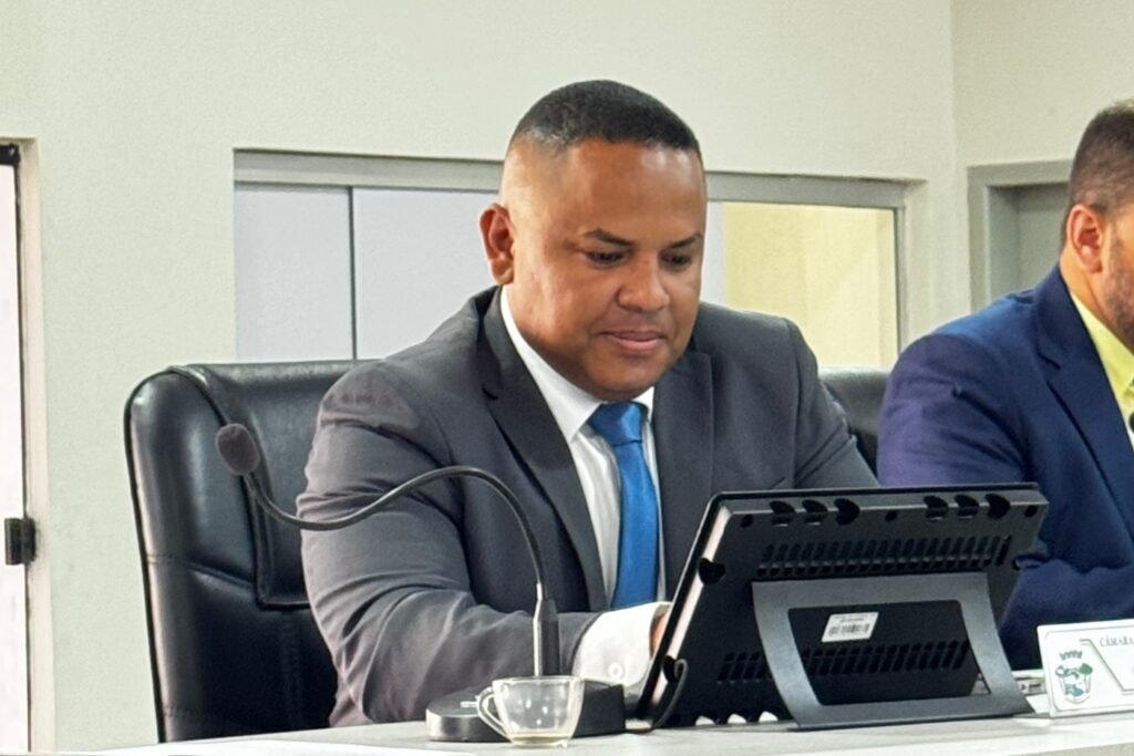 Vereadores avaliam prestação de contas do segundo quadrimestre da Prefeitura de Eunápolis