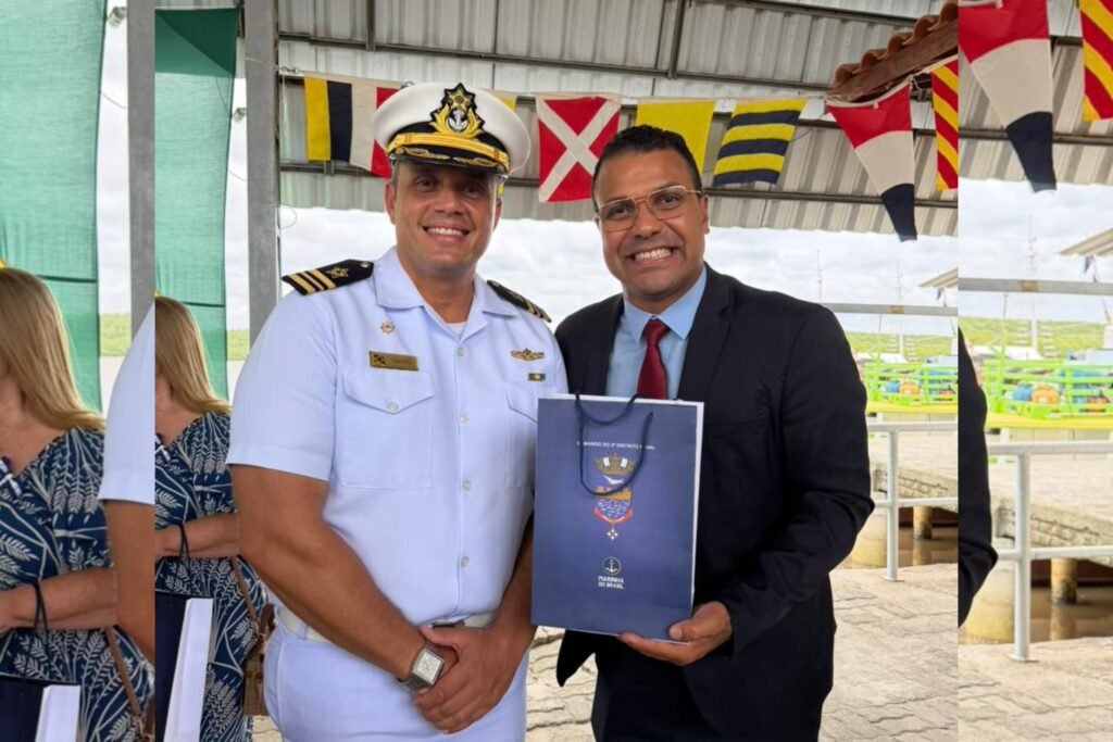 VEREADOR TIAGO MACIEL É HOMENAGEADO COM A COMENDA AMIGO DA MARINHA