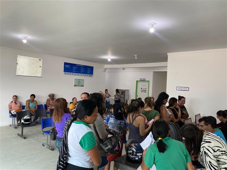 Desesperança no CAPS: Usuária Relata Dificuldades com a Escassez de Medicamentos em Eunápolis