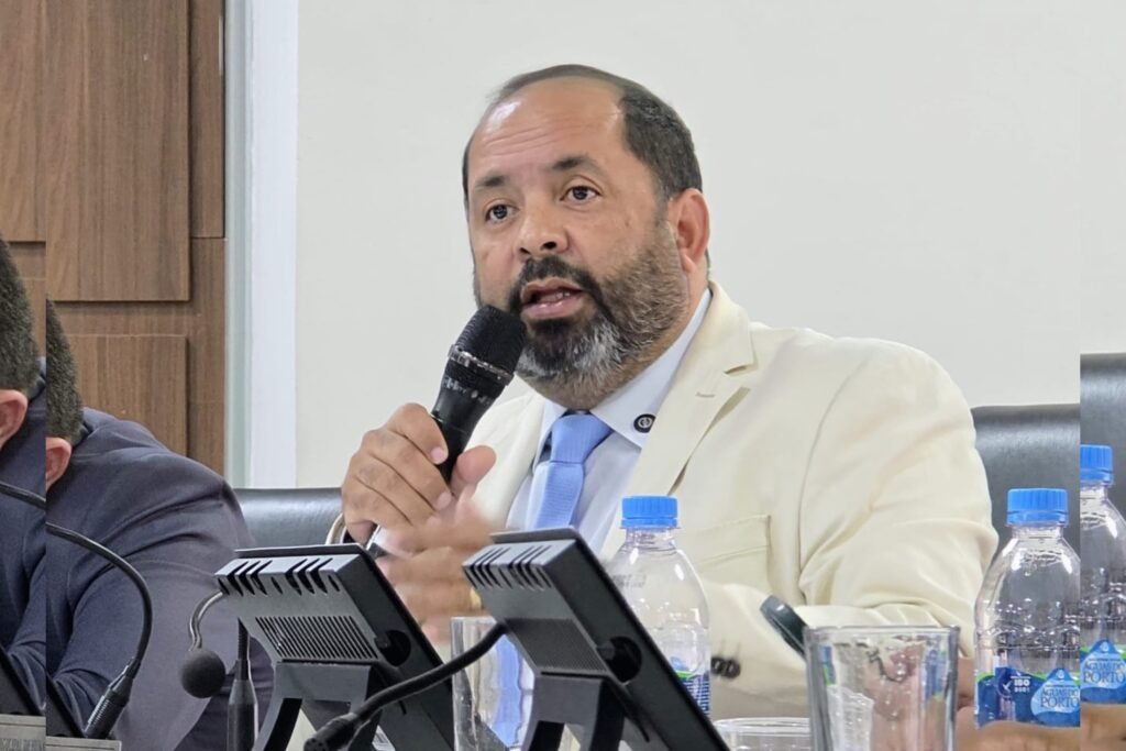 Vereador Jorge Maécio defende pagamento da regência de classe e do GDA a professores do processo seletivo