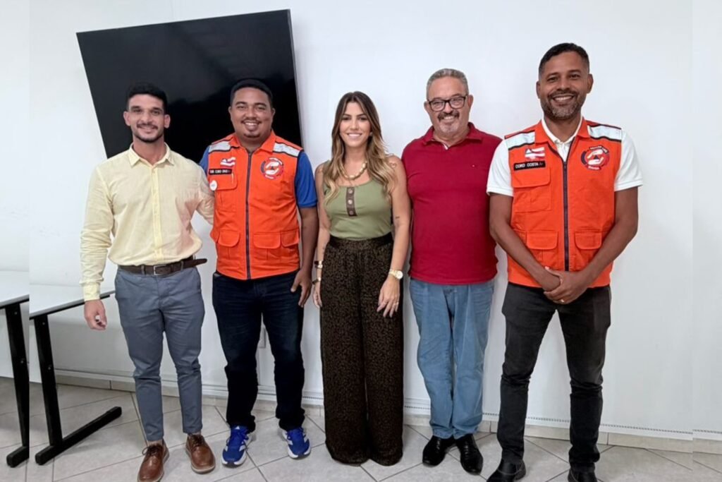 Gabinete Itinerante: Livia Oliveira Em Busca de Soluções para a Sociedade