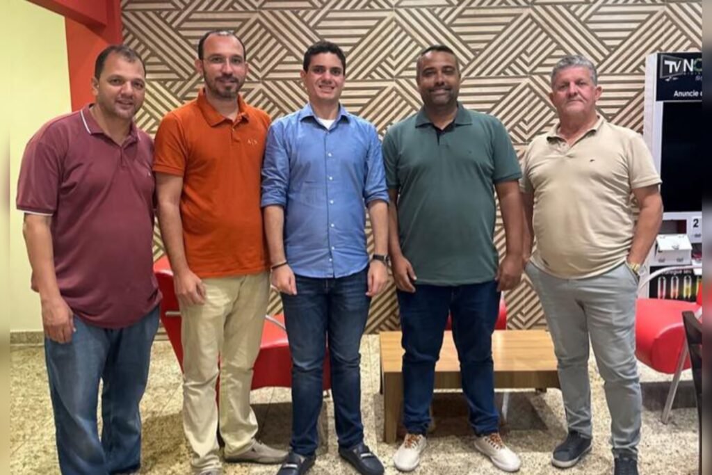 Vereadores de Eunápolis Unem Forças em Apoio a Carlos Muniz Filho