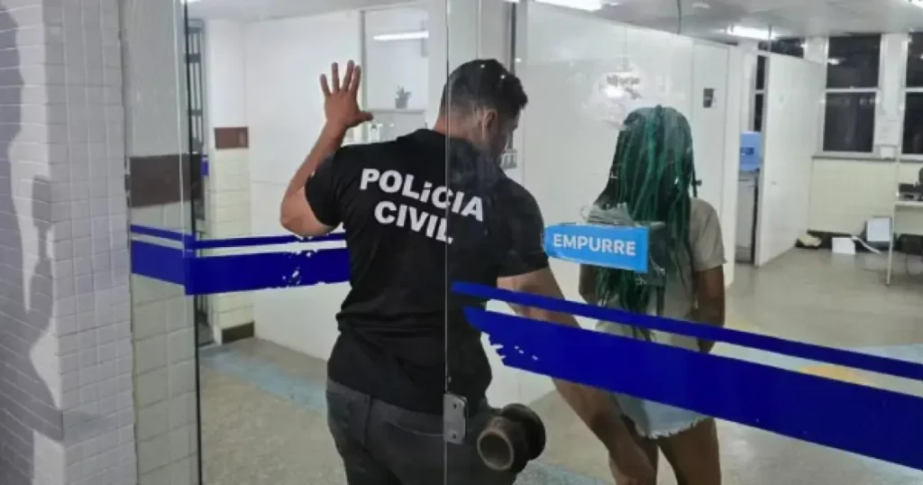 Mulher investigada por roubo no metrô de Salvador é presa durante operação