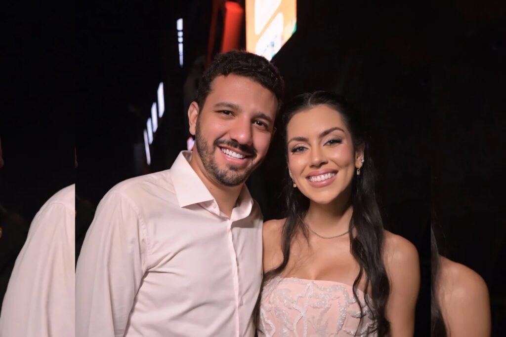 Isadora Alencar Brilha no Euna Agro em Eunápolis com Seu Carisma e Simpatia