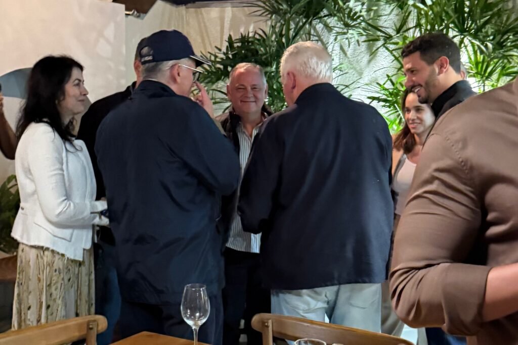 Força Política em Ação: Otto Alencar e o grupo de Neto Carletto em Eunápolis