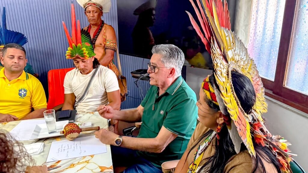 Prefeito Jânio Natal reafirma apoio aos indígenas da Aldeia Velha